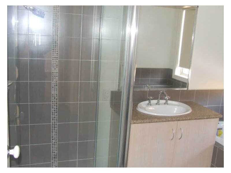 1/21-31 Parman Avenue, Pakenham VIC 3810