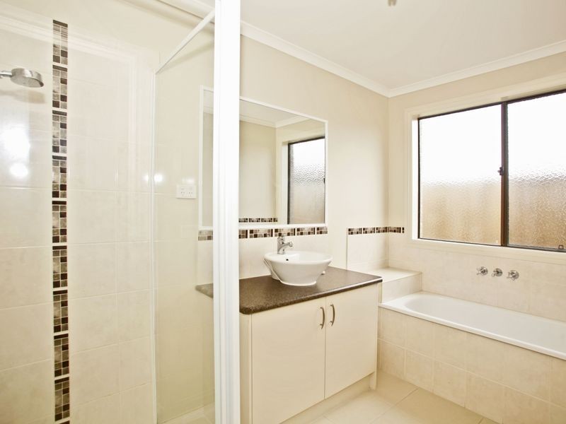 4 Diston Court, Pakenham VIC 3810