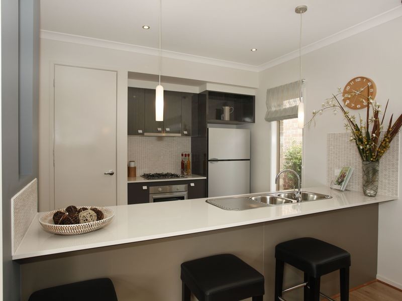5 Caversham Drive, Pakenham VIC 3810