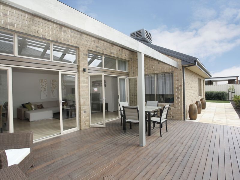 5 Caversham Drive, Pakenham VIC 3810