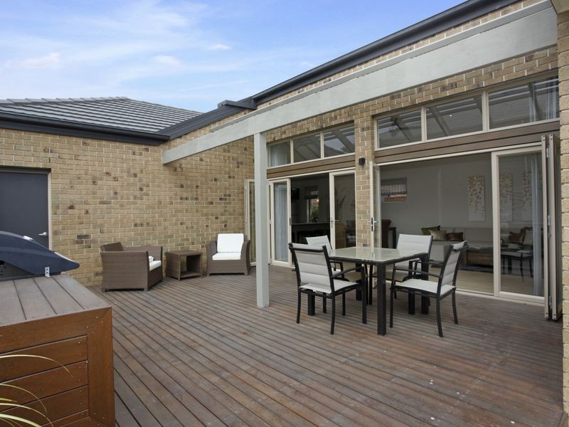 5 Caversham Drive, Pakenham VIC 3810