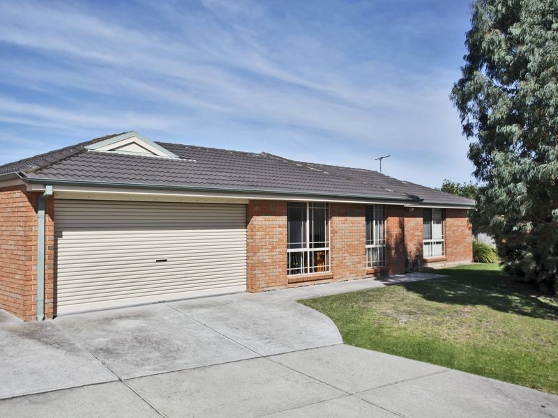 1 Mark Place, Pakenham VIC 3810