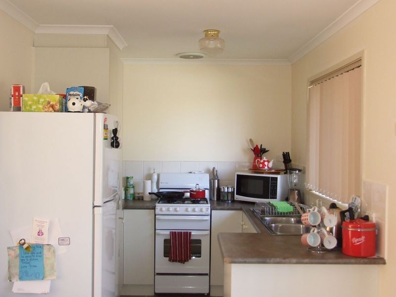 2/1 Balmoral Way, Pakenham VIC 3810