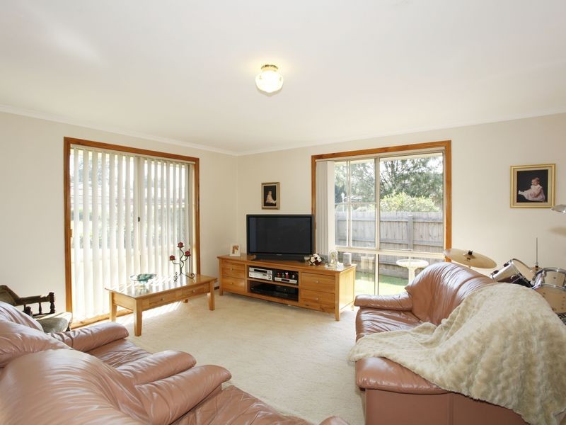 5 Naples Way, Pakenham VIC 3810