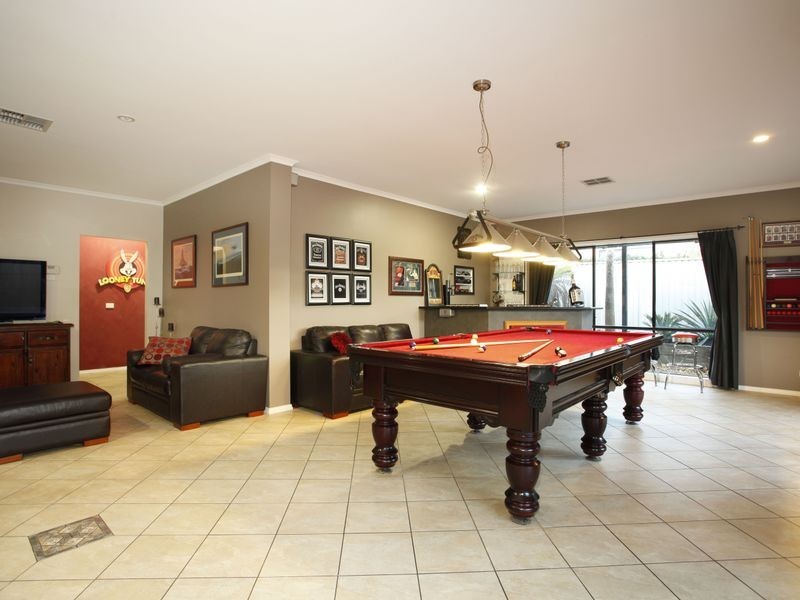 13 Charlotte Pass, Pakenham VIC 3810