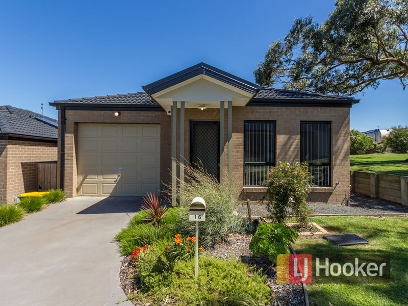 16/103 Army Road, Pakenham VIC 3810