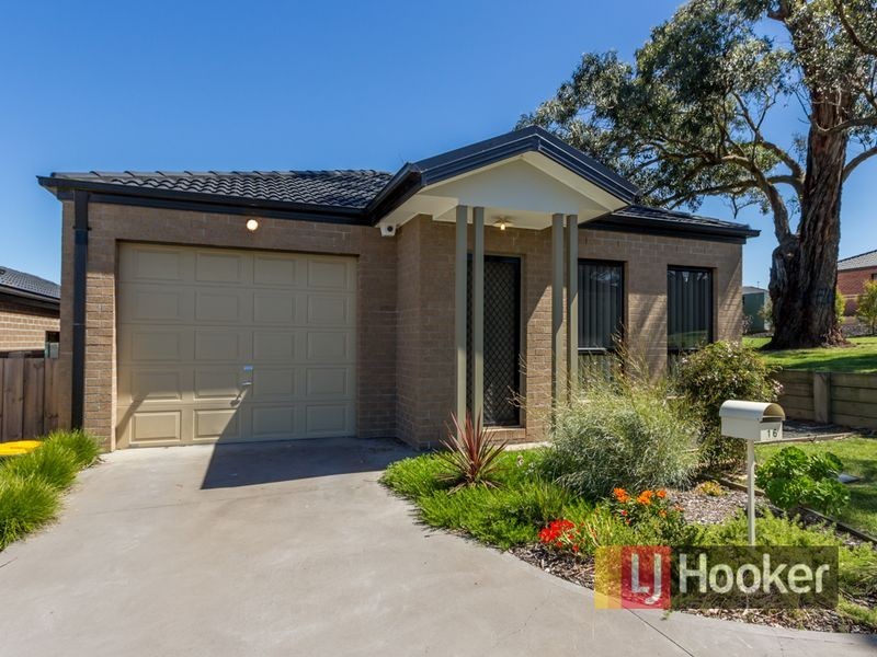 16/103 Army Road, Pakenham VIC 3810
