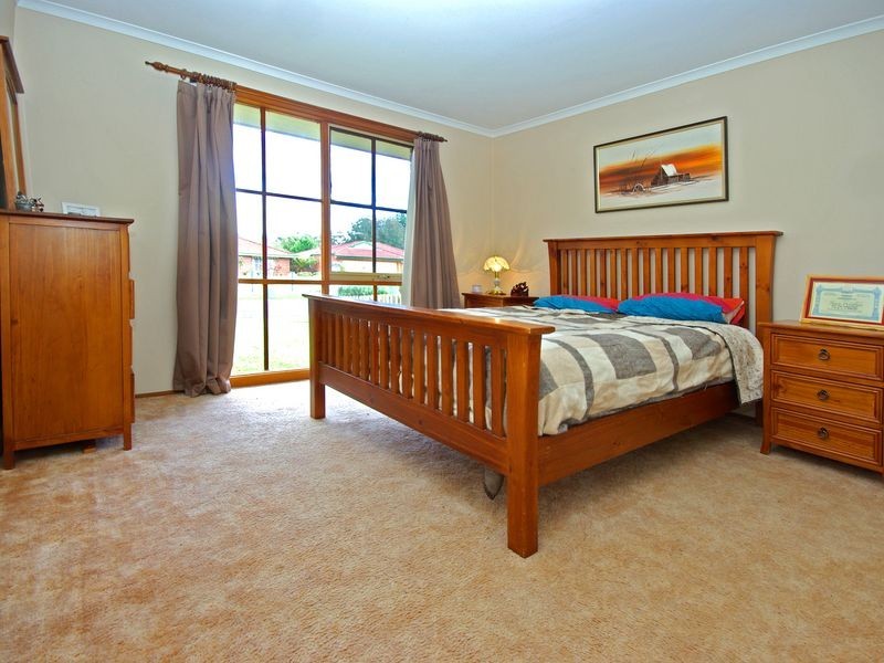 34 Smethurst Avenue, Pakenham VIC 3810