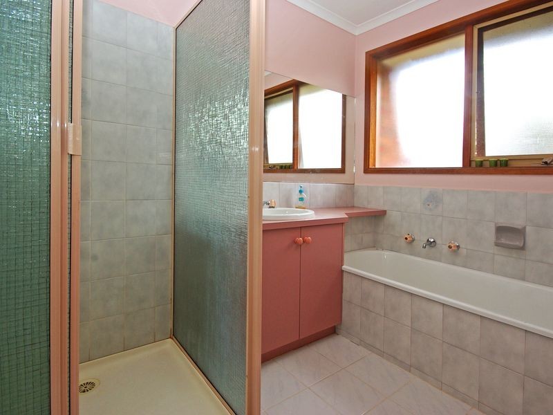 34 Smethurst Avenue, Pakenham VIC 3810