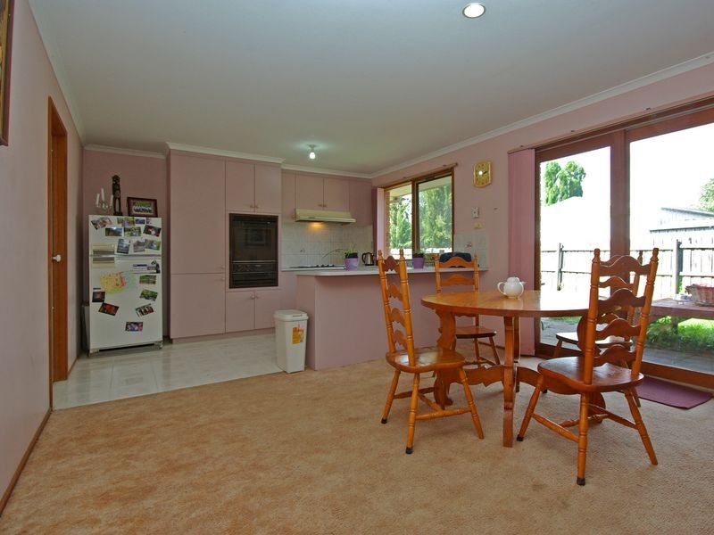 34 Smethurst Avenue, Pakenham VIC 3810