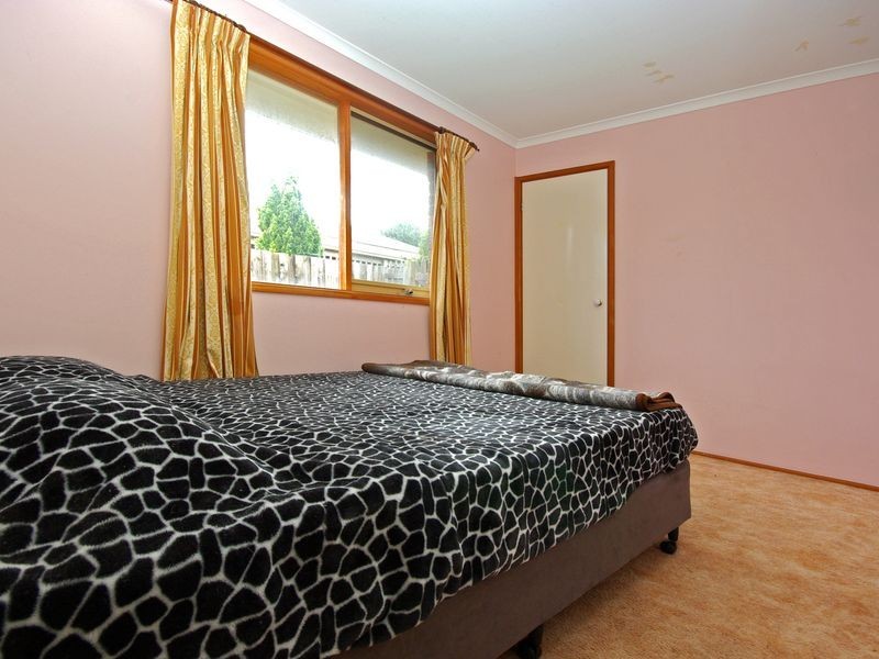 34 Smethurst Avenue, Pakenham VIC 3810