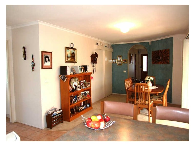 12 Gullquist Way, Pakenham VIC 3810