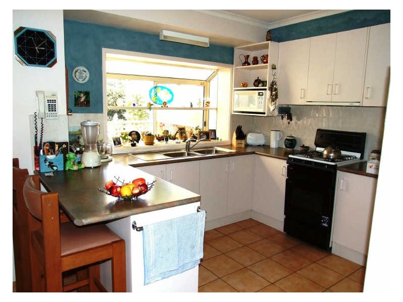 12 Gullquist Way, Pakenham VIC 3810