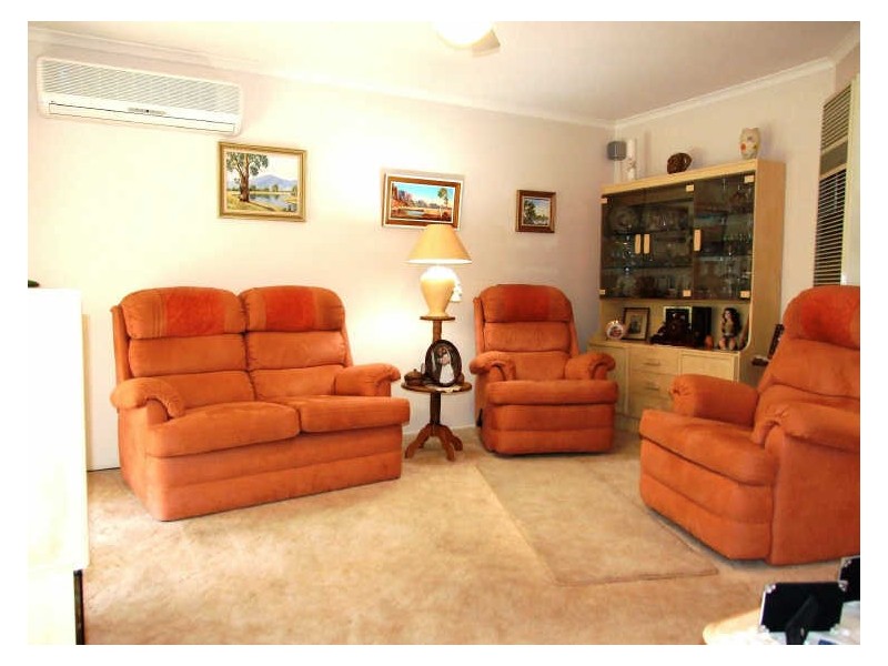 12 Gullquist Way, Pakenham VIC 3810