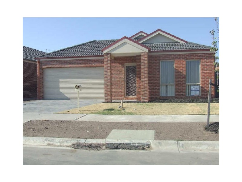 38 Britton Drive, Pakenham VIC 3810