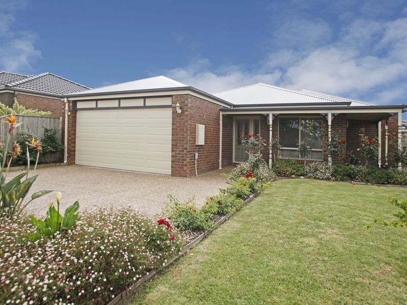 70 Livingstone Boulevard, Pakenham VIC 3810