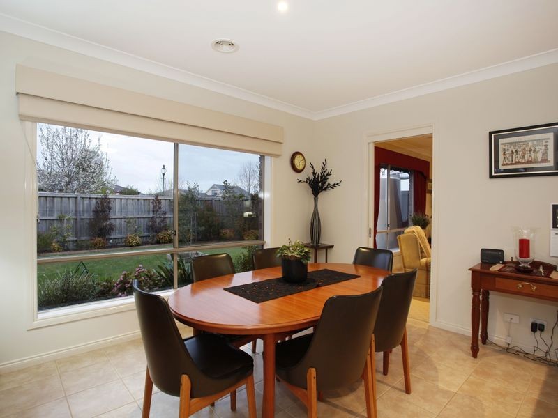 70 Livingstone Boulevard, Pakenham VIC 3810