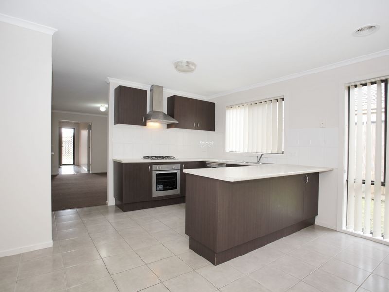 50 Pommel Street, Pakenham VIC 3810