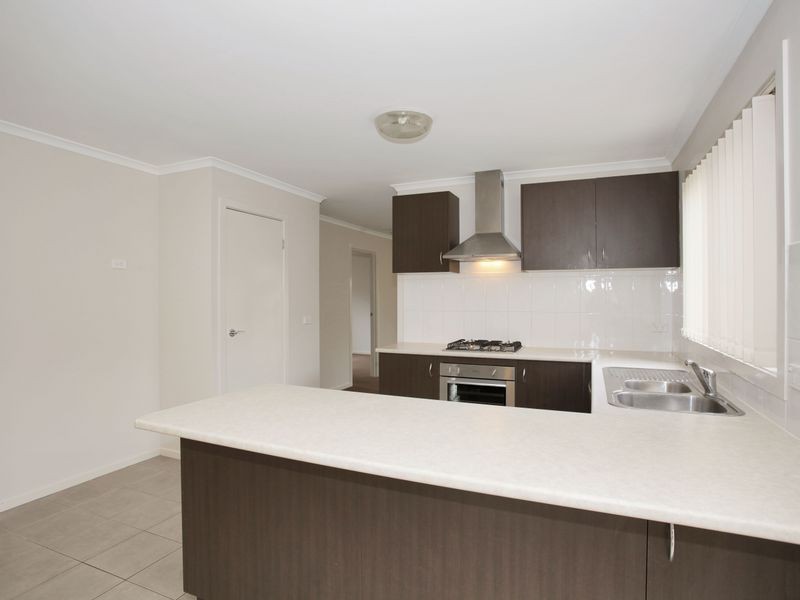 50 Pommel Street, Pakenham VIC 3810
