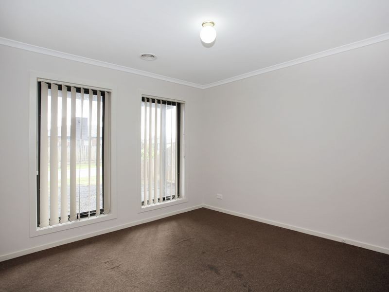 50 Pommel Street, Pakenham VIC 3810