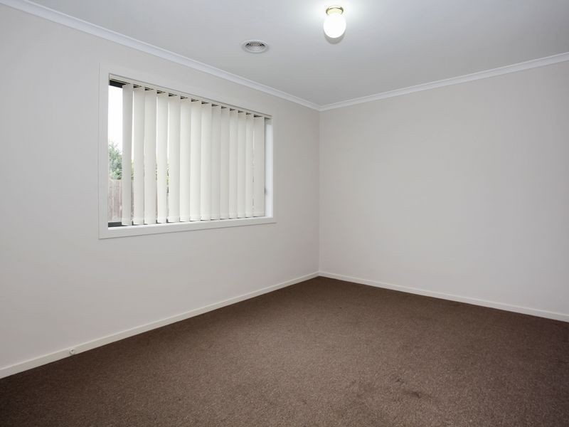 50 Pommel Street, Pakenham VIC 3810