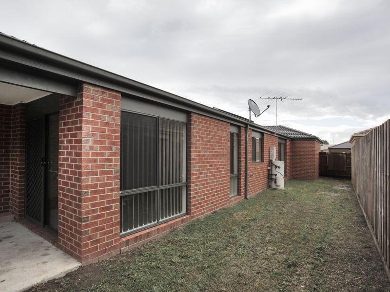 50 Pommel Street, Pakenham VIC 3810