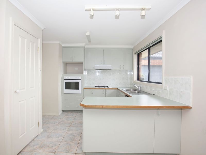 20 Adrian Drive, Pakenham VIC 3810