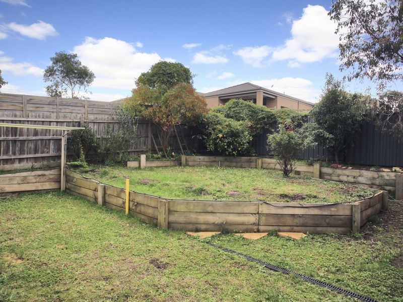 20 Adrian Drive, Pakenham VIC 3810