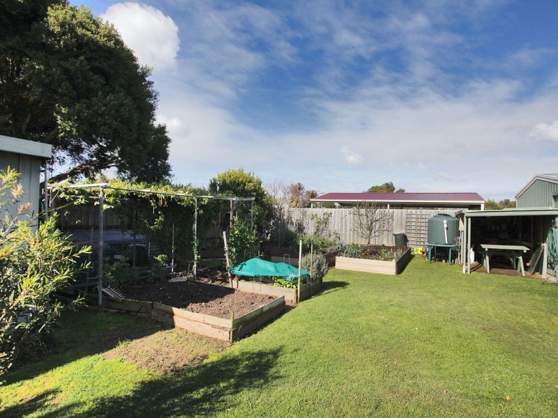 1 Bluegrass Crescent, Pakenham VIC 3810