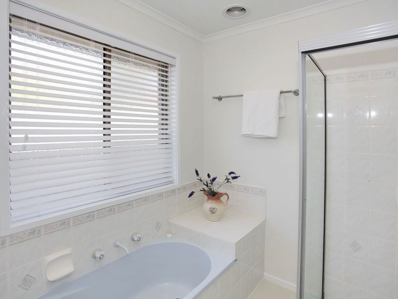 9 Kelly Court, Pakenham VIC 3810