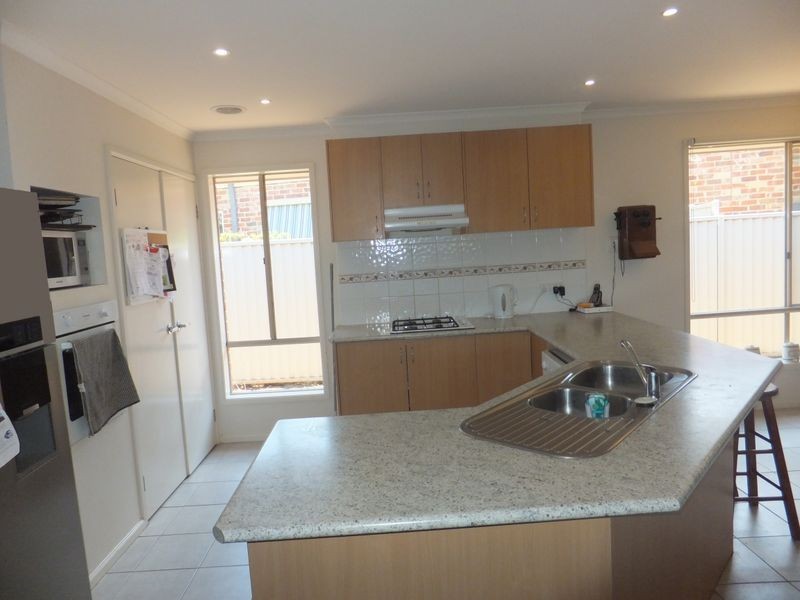 3 Genoa Grove, Pakenham VIC 3810