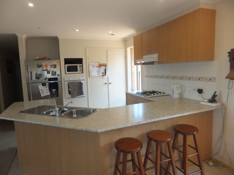 3 Genoa Grove, Pakenham VIC 3810