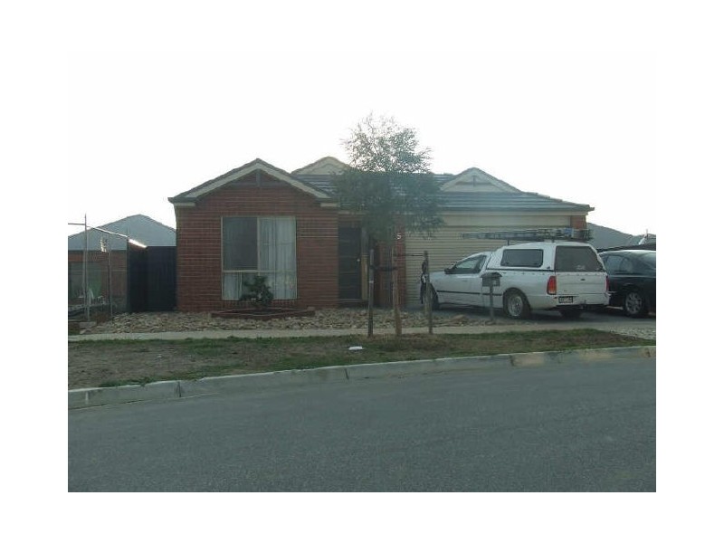 5 Laurina Link, Pakenham VIC 3810