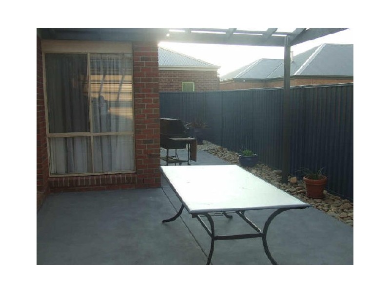 5 Laurina Link, Pakenham VIC 3810