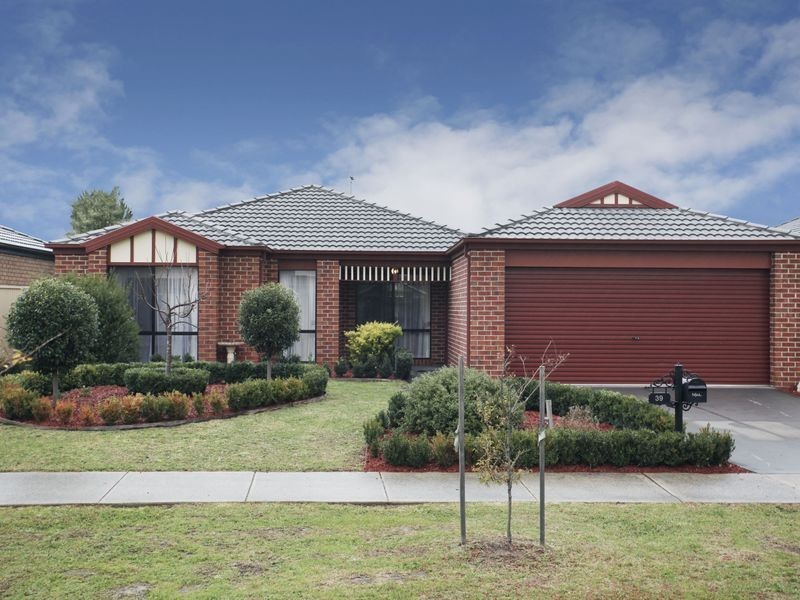 39 Bluehills Boulevard, Pakenham VIC 3810