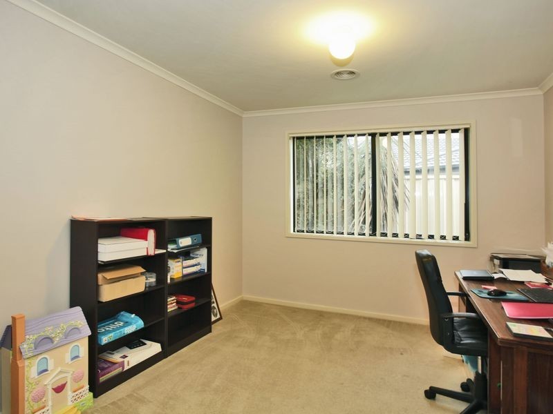 39 Bluehills Boulevard, Pakenham VIC 3810