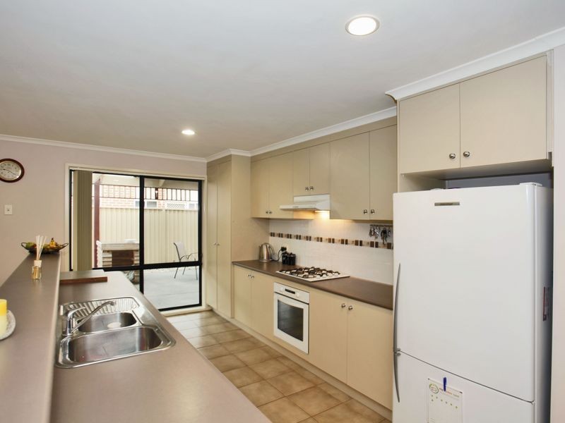 39 Bluehills Boulevard, Pakenham VIC 3810