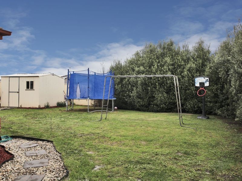 39 Bluehills Boulevard, Pakenham VIC 3810