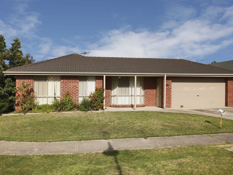32 Grevillea Place, Pakenham VIC 3810