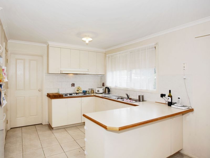 32 Grevillea Place, Pakenham VIC 3810