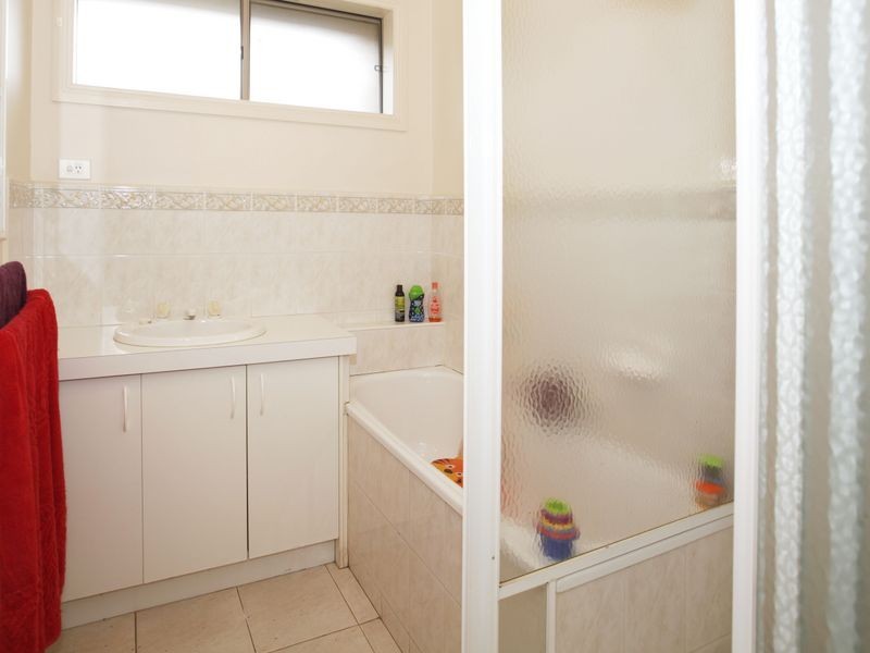 32 Grevillea Place, Pakenham VIC 3810