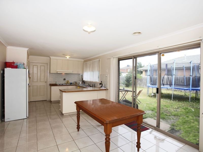 32 Grevillea Place, Pakenham VIC 3810
