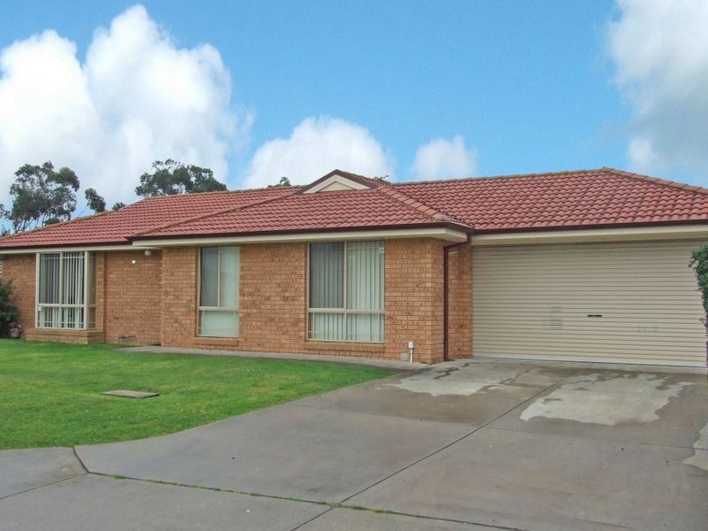 20 Maria Crescent, Pakenham VIC 3810