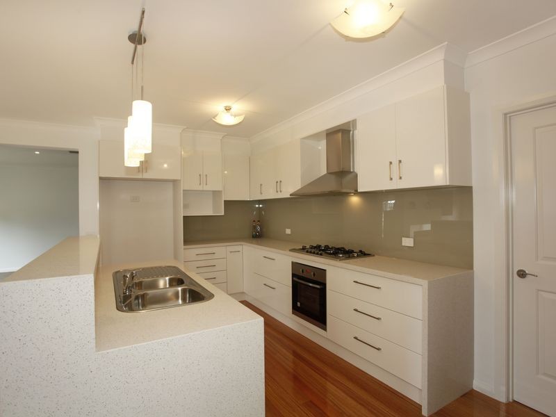 27 Bonneville Parade, Pakenham VIC 3810