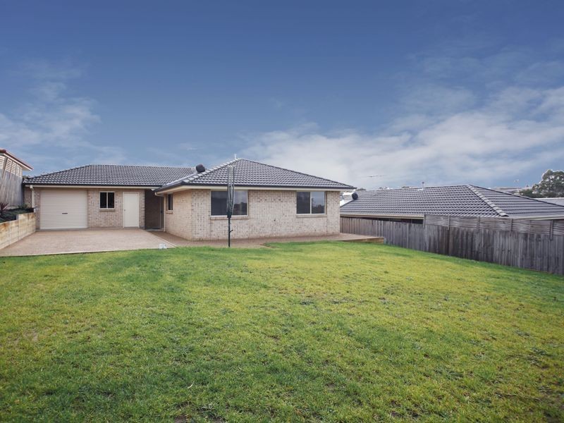 17 Ash Crescent, Pakenham VIC 3810