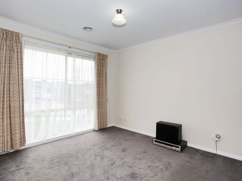 17 Ash Crescent, Pakenham VIC 3810