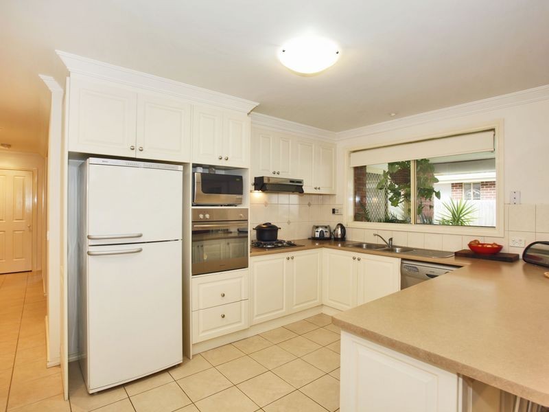 6 Dobell Street, Pakenham VIC 3810