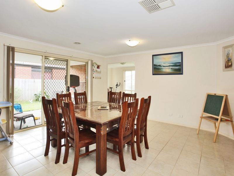 51 Clifford Drive, Pakenham VIC 3810