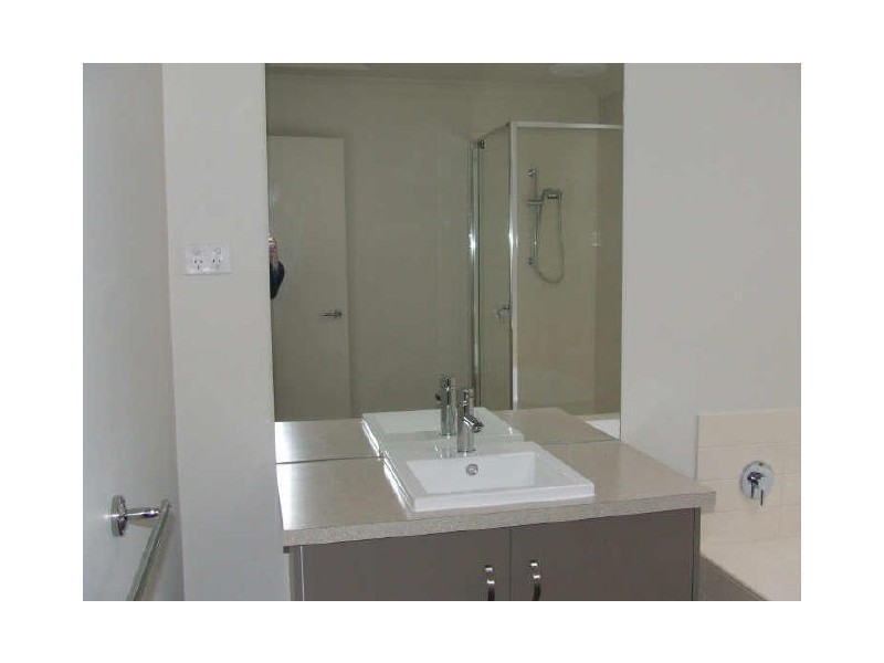 8 Ibis Close, Pakenham VIC 3810