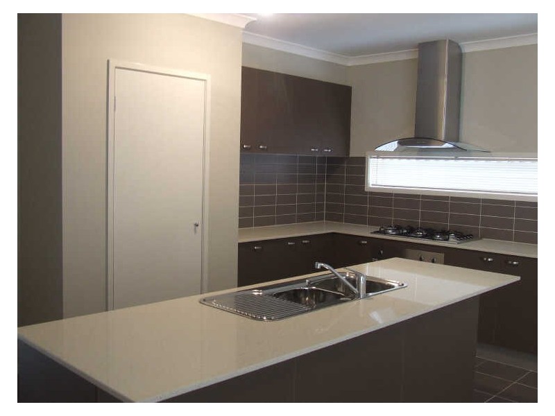 35 Downing Square, Pakenham VIC 3810